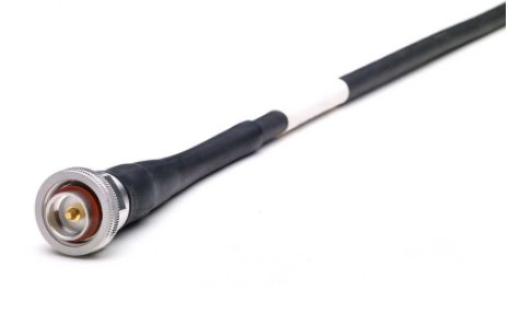 MegaPhase Survivor? 加固型電纜，頻率可達(dá) 40 GHz